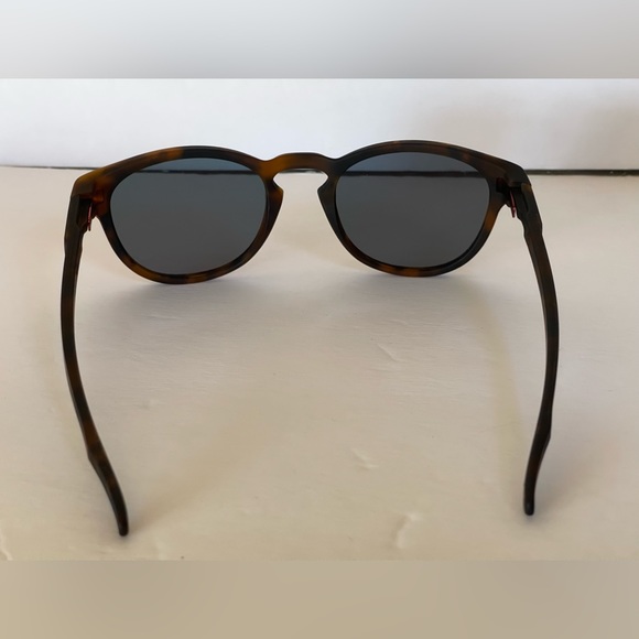 Oakley Sunglasses - New Lenses Needed - Picture 6 of 11